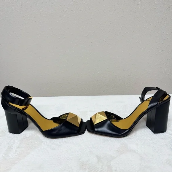 Valentino Garavani - One Stud 90 Leather Sandals - women’s Size 38 - US 8 - Picture 8 of 15